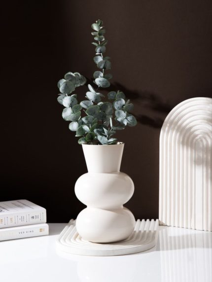 گلدان شیشه ای هیلدا مناسب برای گلهای شاخه ای و دسته گل های مصنوعی و طبیعی