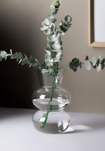 گلدان شیشه ای هیلدا مناسب برای گلهای شاخه ای و دسته گل های مصنوعی و طبیعی