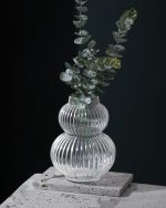 گلدان رومیزی ژاکلین, شفاف مناسب انواع گلهای طبیعی و مصنوعی گلدان رومیزی مناسب دکور کافی شاپ ها رستورانها و خانه.