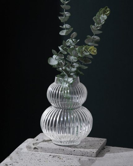 گلدان رومیزی ژاکلین, شفاف مناسب انواع گلهای طبیعی و مصنوعی گلدان رومیزی مناسب دکور کافی شاپ ها رستورانها و خانه.