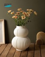 گلدان رومیزی ژاکلین, شفاف مناسب انواع گلهای طبیعی و مصنوعی گلدان رومیزی مناسب دکور کافی شاپ ها رستورانها و خانه.