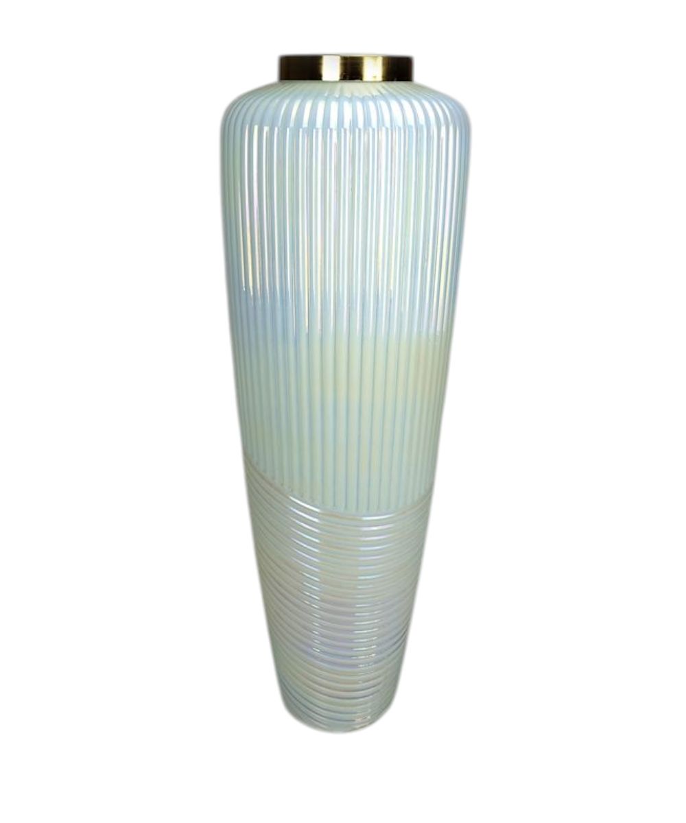 گلدان کد 19در 2سایز گلدان کد 19در 2سایز گلدان شیشه ای کنار سالنی مناسب برای منزل، تالار، کناز میز تلویزیون، مطب، دفتر